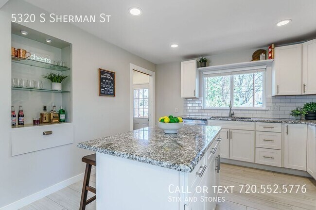 Foto del edificio - 5320 S Sherman St