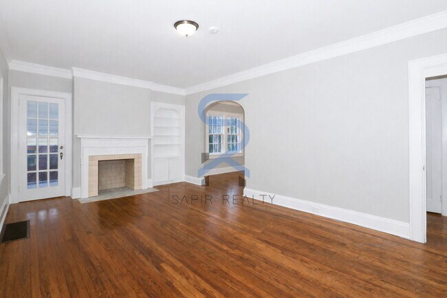 Foto del edificio - PRICE DROP ALERT! Don’t Miss This Expansive 5BR in Adams Park