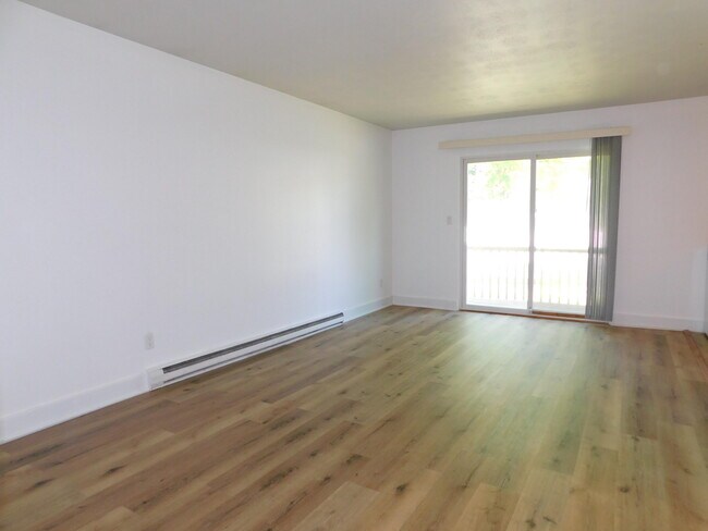 Foto del edificio - 245 Brookridge Ct