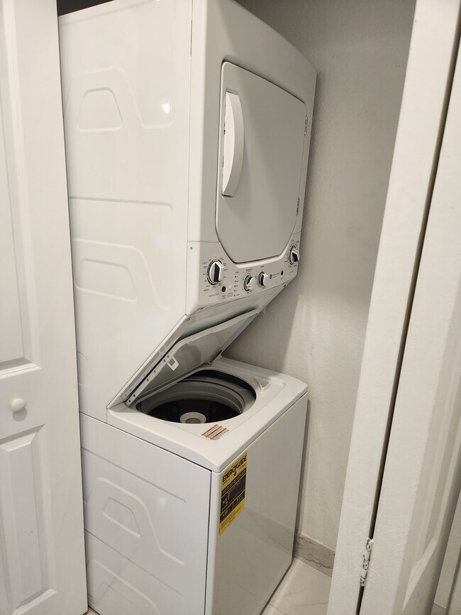 Foto del edificio - 212 SE 23rd Ter