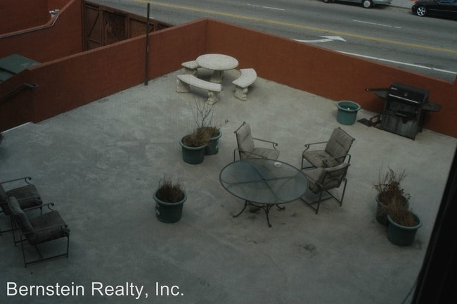 Building Photo - 600 Portola Dr