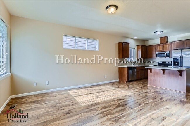 Building Photo - Cute 3bds Home in Planned Community