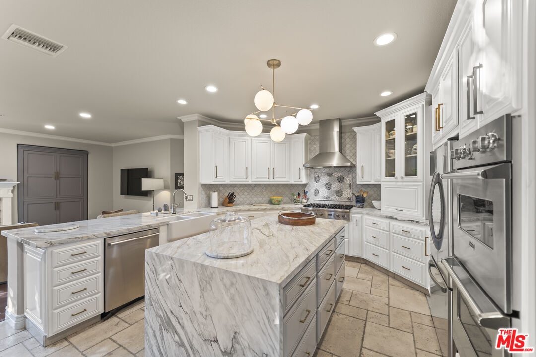 Foto principal - 6738 Andover Ln