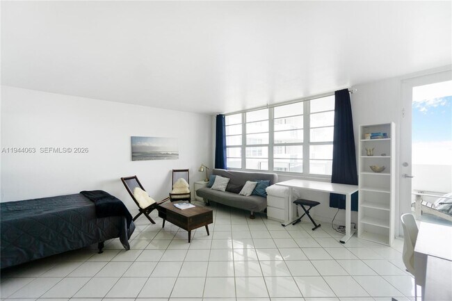 Foto del edificio - 100 Lincoln Rd