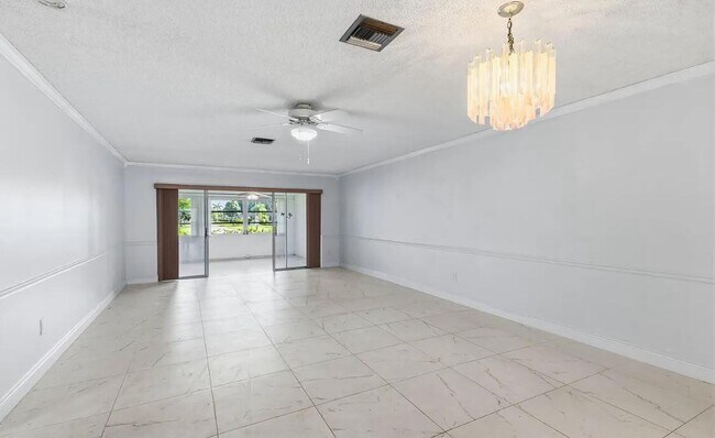 Building Photo - 5725 Fernley Dr E