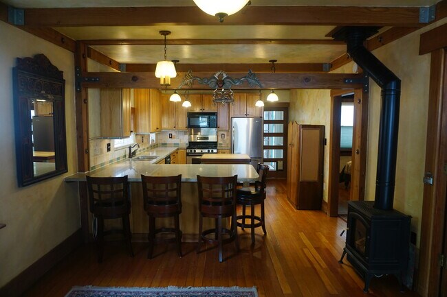 Foto del edificio - 2127 Red Rose Way