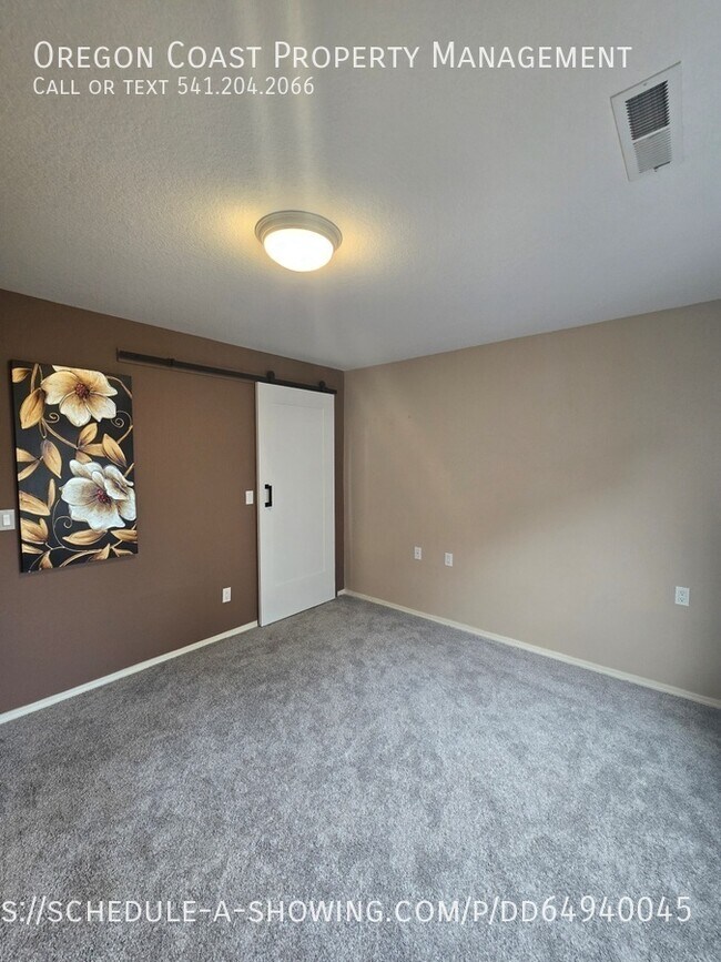 Foto del edificio - 634 SW Ebb Ave
