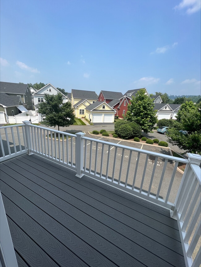 Building Photo - 526 Trailside Dr