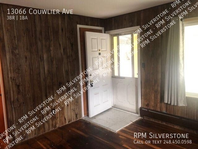 Foto del edificio - Beautiful 3 Bedroom with 2-Car Garage