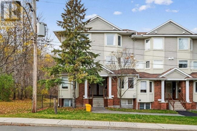 Building Photo - 1400 Wildberry Ct