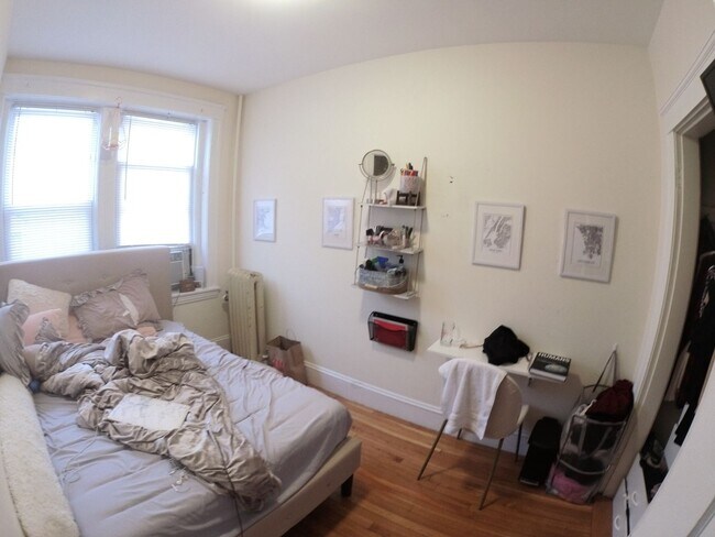 Foto del edificio - Brookline 4 Bed / 2 Bath – Heat & Hot Water Included – Parking Available – 9/1