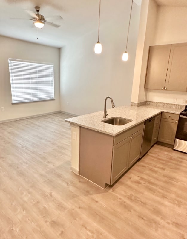 Building Photo - 1101 Halsey Dr