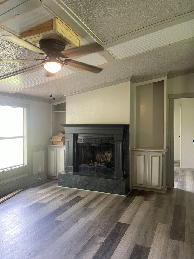 Building Photo - 3 bed / 2 bath - Cassville