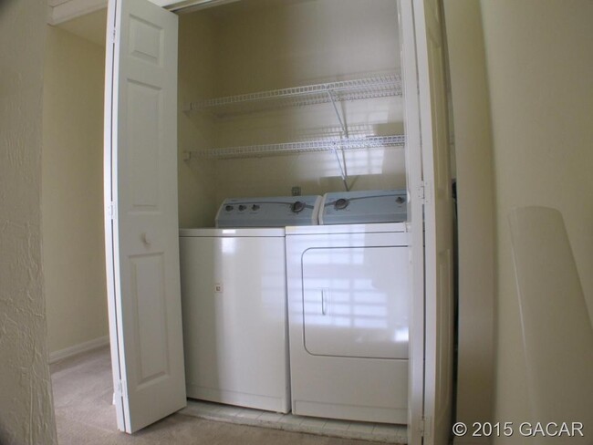 Foto del edificio - Spacious 2/2 Condo Avaiable now! Move in s...