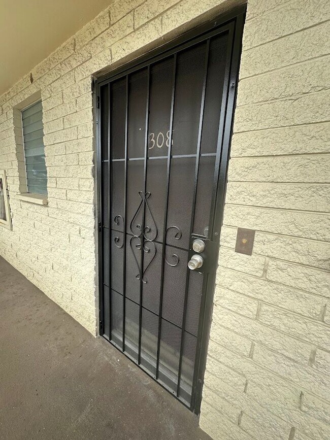 Foto del edificio - 1120 Hassinger St