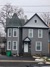 Building Photo - 964 Walnut St