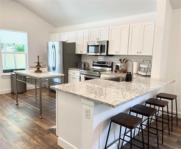 Building Photo - 3906 Vineyard Dr