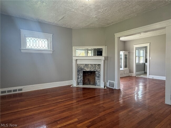 Building Photo - 1278 E 115th St