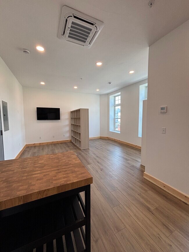 Foto del edificio - 1190 Stafford Rd