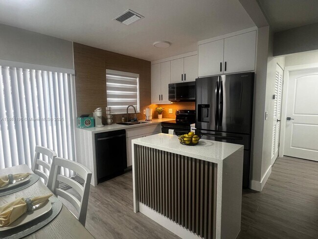 Foto del edificio - 222 SW 8th St