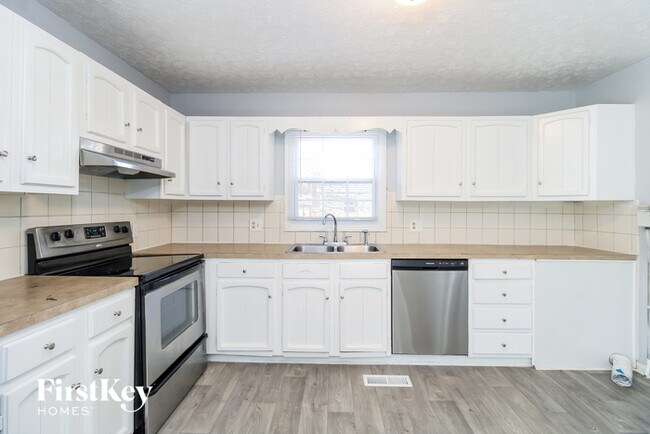 Building Photo - 4118 Kingsland Cir