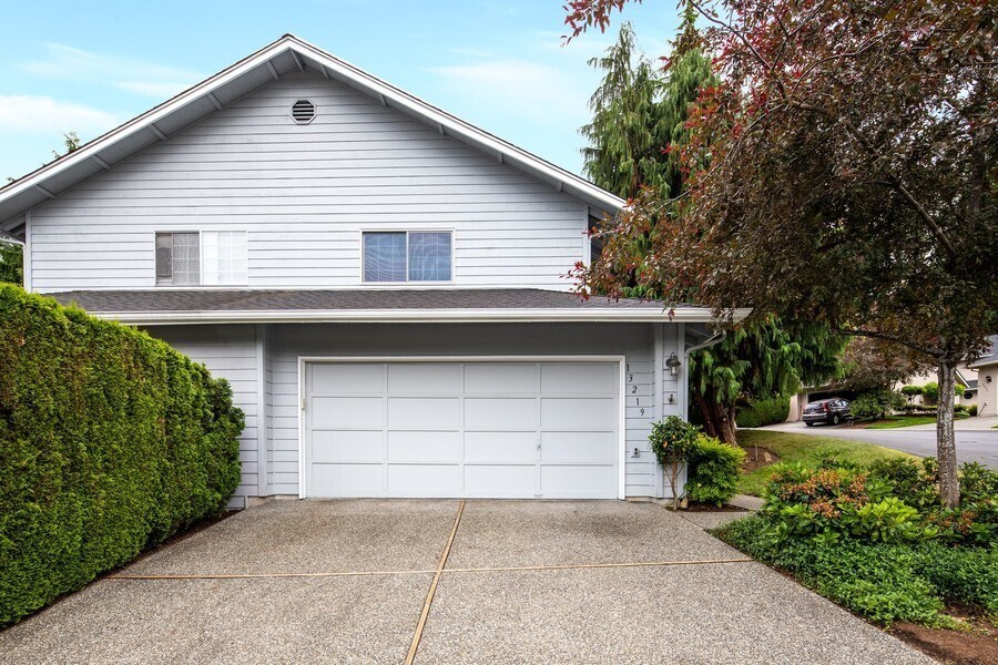 Primary Photo - Upgraded 2 BR 2 BA Townhome in Redmond