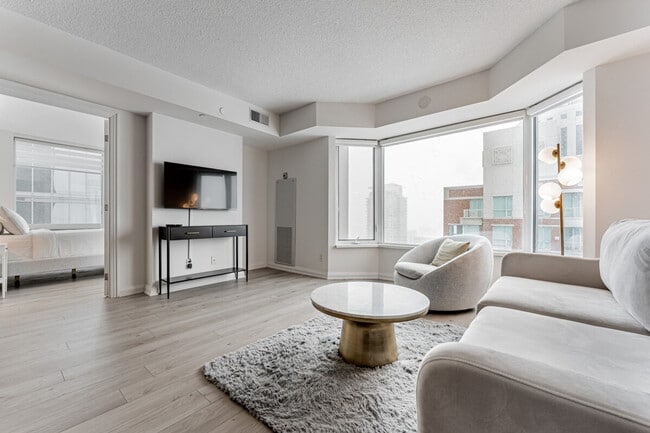 Building Photo - 55 Avenue Rd