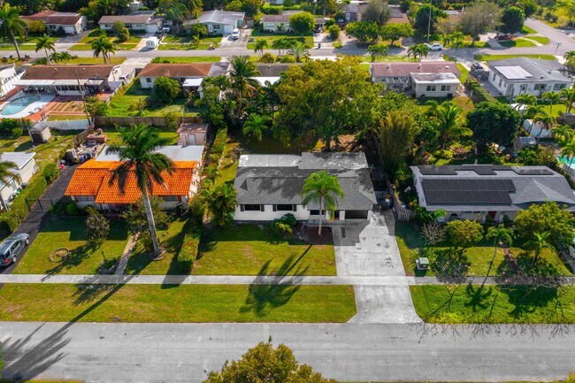 Foto del edificio - 2706 Mores Rd