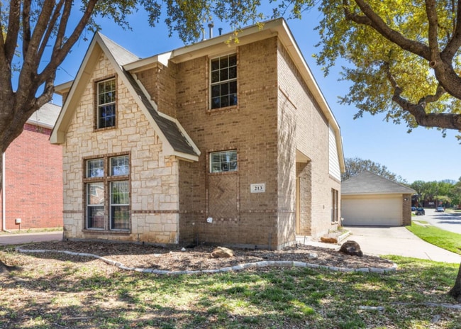 Photo - 213 Patriot Ln House