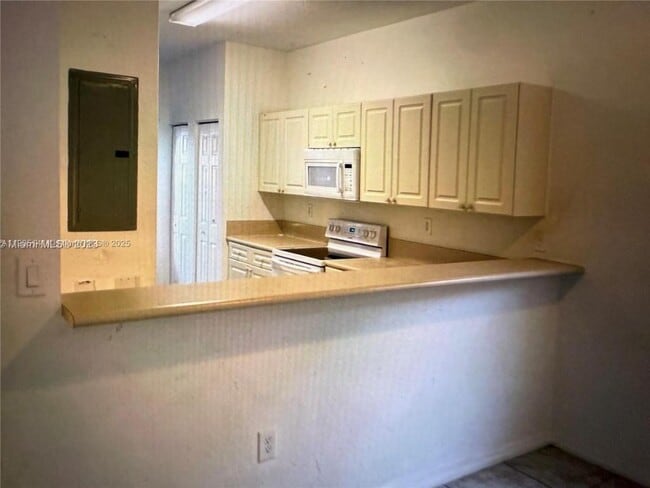 Building Photo - 4932 SW 140th Terrace