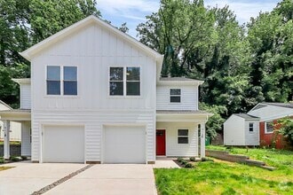 Building Photo - 915 Yellowstone Dr