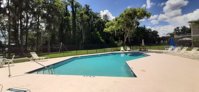 Building Photo - 16845 Le Clare Shores Dr