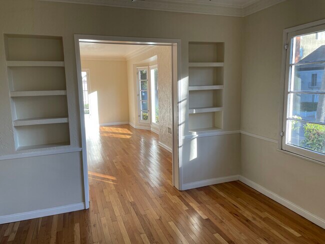 DININGRM/LVRM - 7427 1/2 Hollywood Blvd