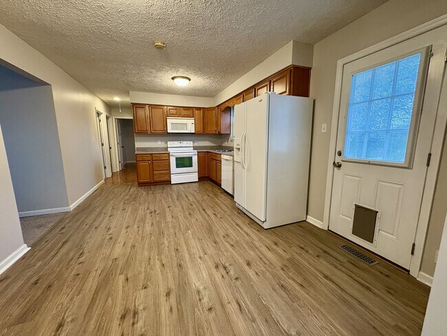 Building Photo - 581 Needmore Rd