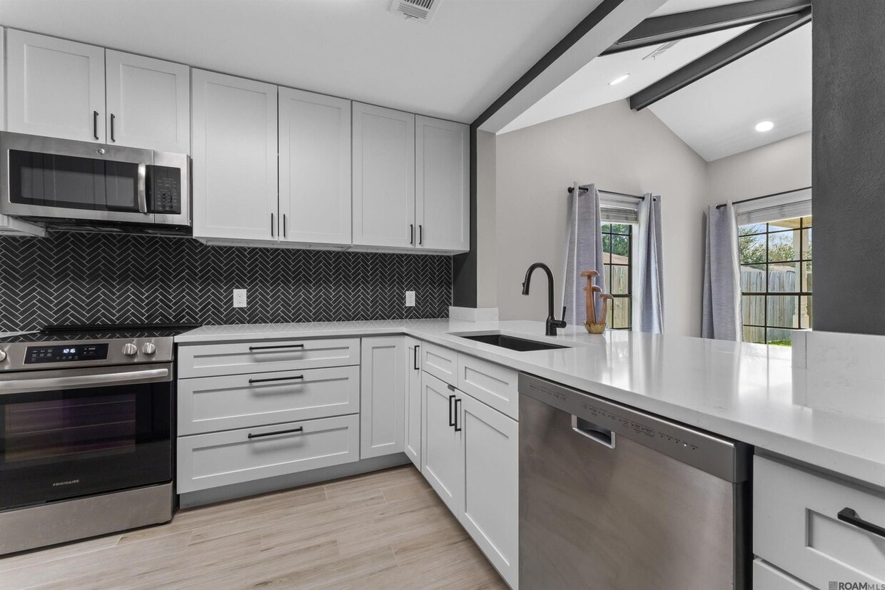 15613 Shenandoah Square Ave. - 15613 Shenandoah Square Ave.