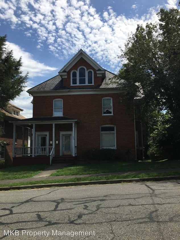 Primary Photo - 368 Allison Ave SW