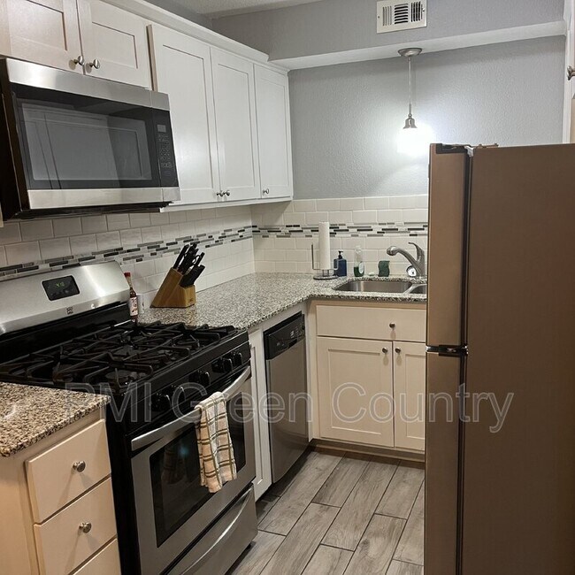 Foto del edificio - 1313 E 48th St