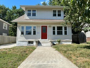 Building Photo - 1006 Arthur Ave
