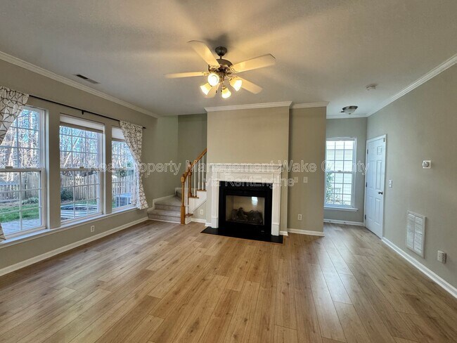 Photo - 1413 Crimson Creek Dr House