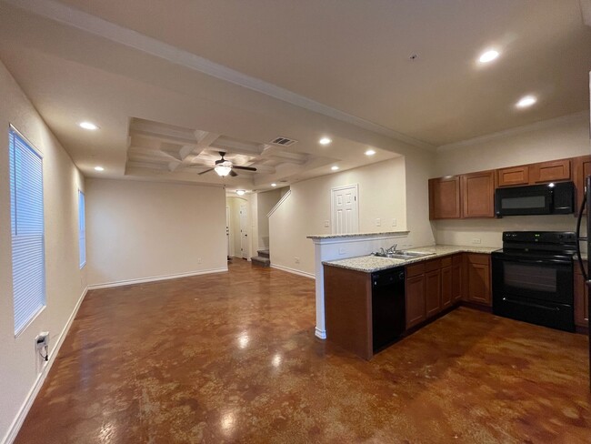 Building Photo - Townhome for rent