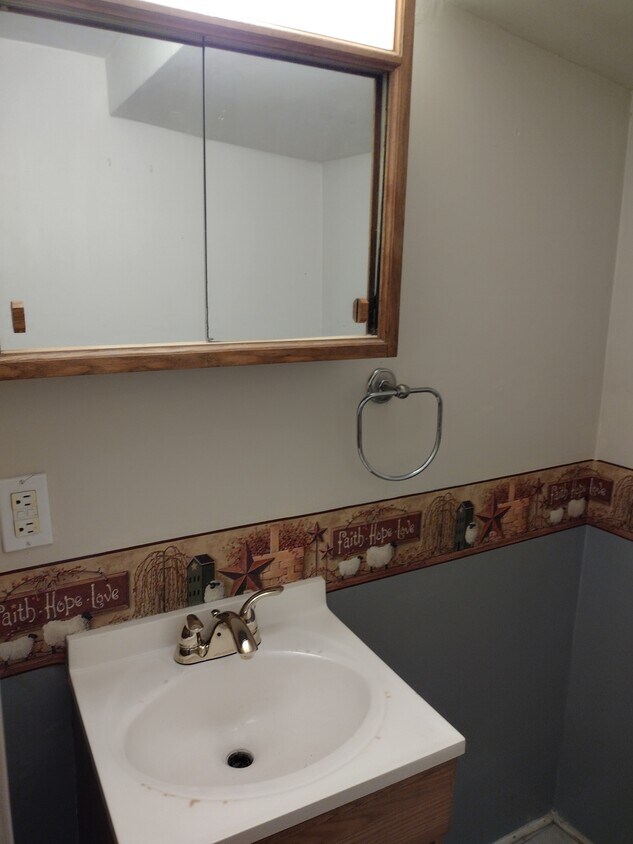 Foto principal - 104 W 6th St