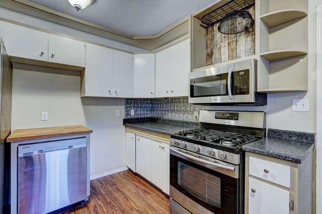 Building Photo - Stylish Home with Covered Deck & Easy I-44...