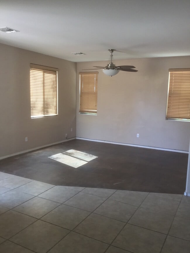 Building Photo - Excellent Gilbert Location!