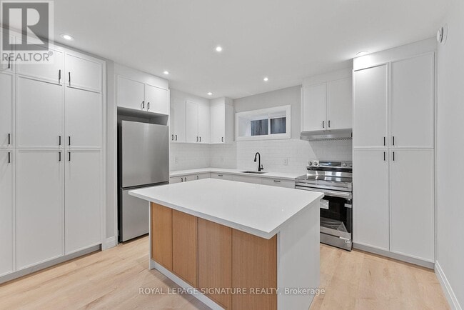 Building Photo - 45 William St