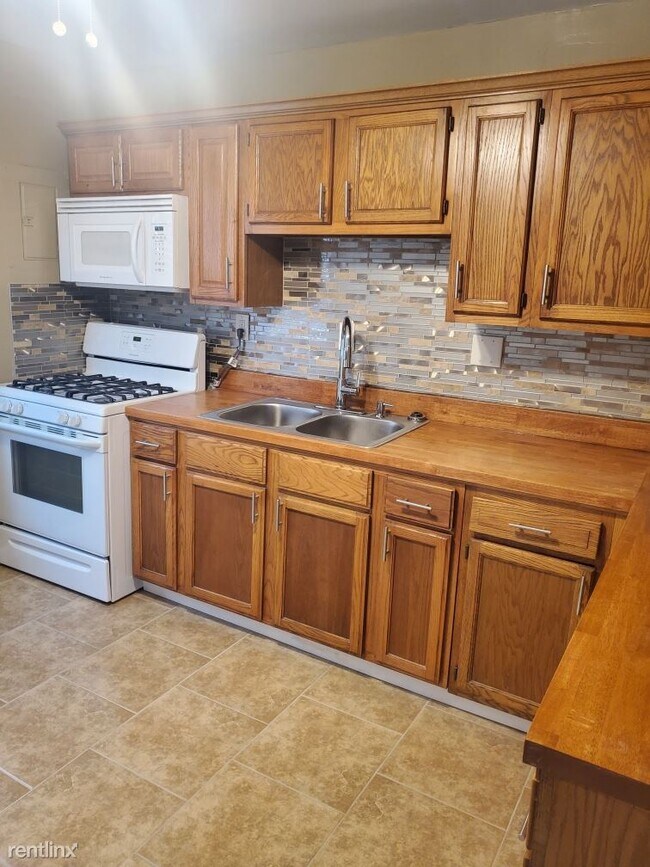 Building Photo - 2 br, 2 bath House - 26043 Dartmouth St