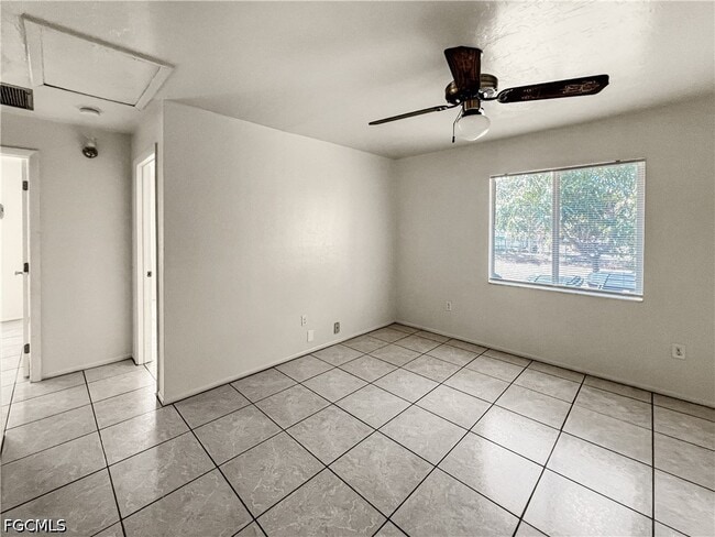 Building Photo - 2239 Iris Way