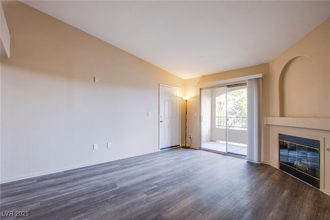 Building Photo - 7885 W Flamingo Rd