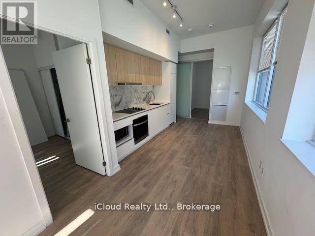 Photo principale - 1100 Sheppard Ave W