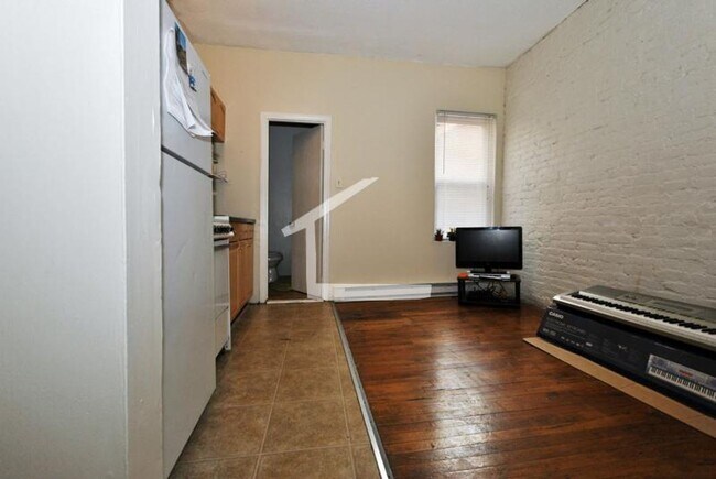 Foto del edificio - 894 Huntington Ave