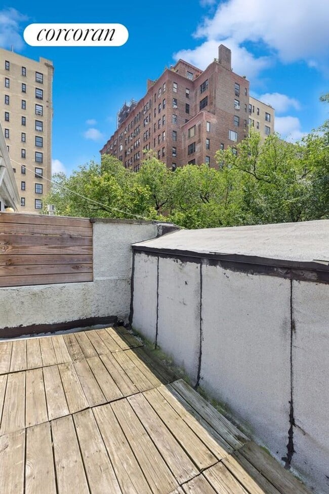 Building Photo - 27 W 94th St